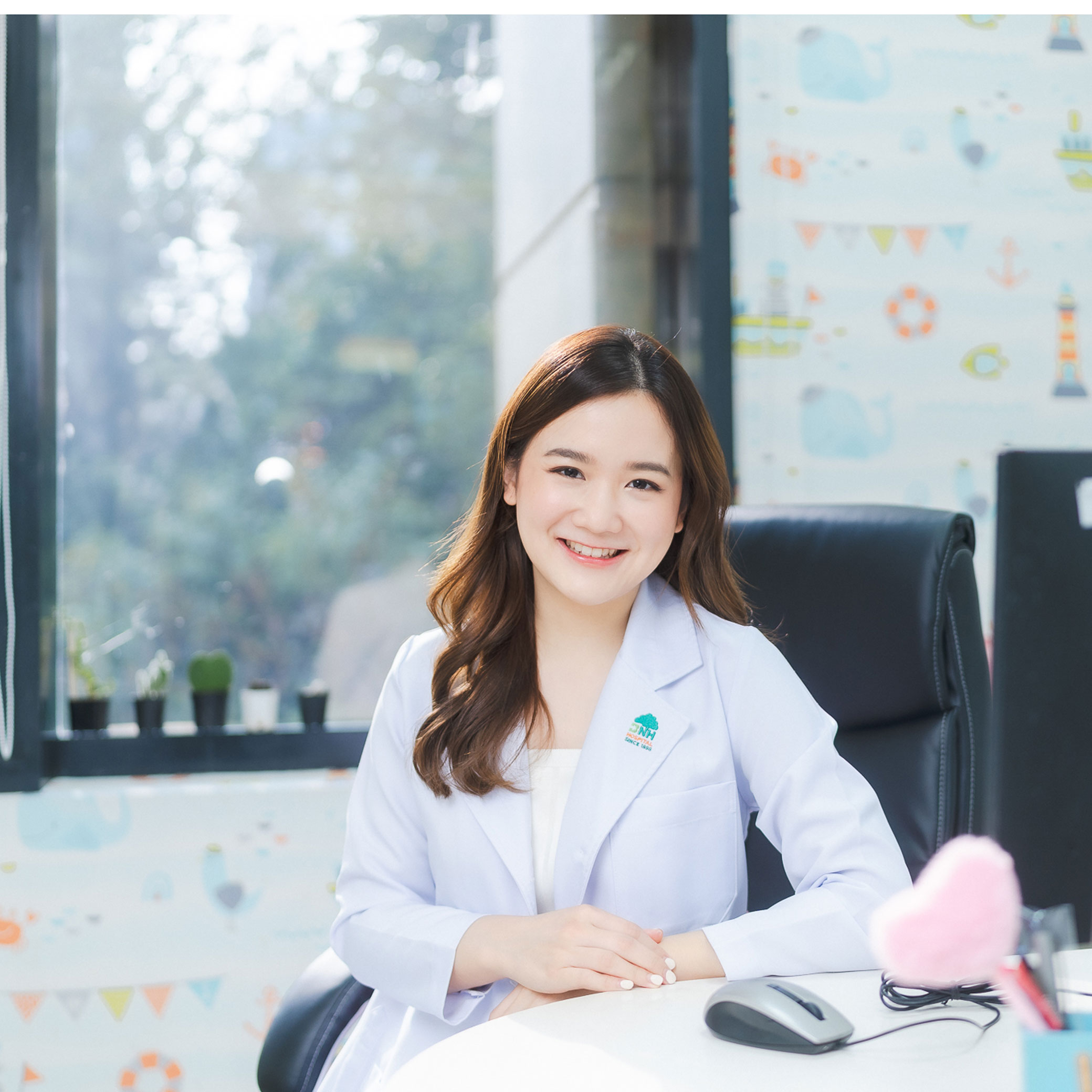 พญ. นวลพรรณ ชูประเสริฐสุข